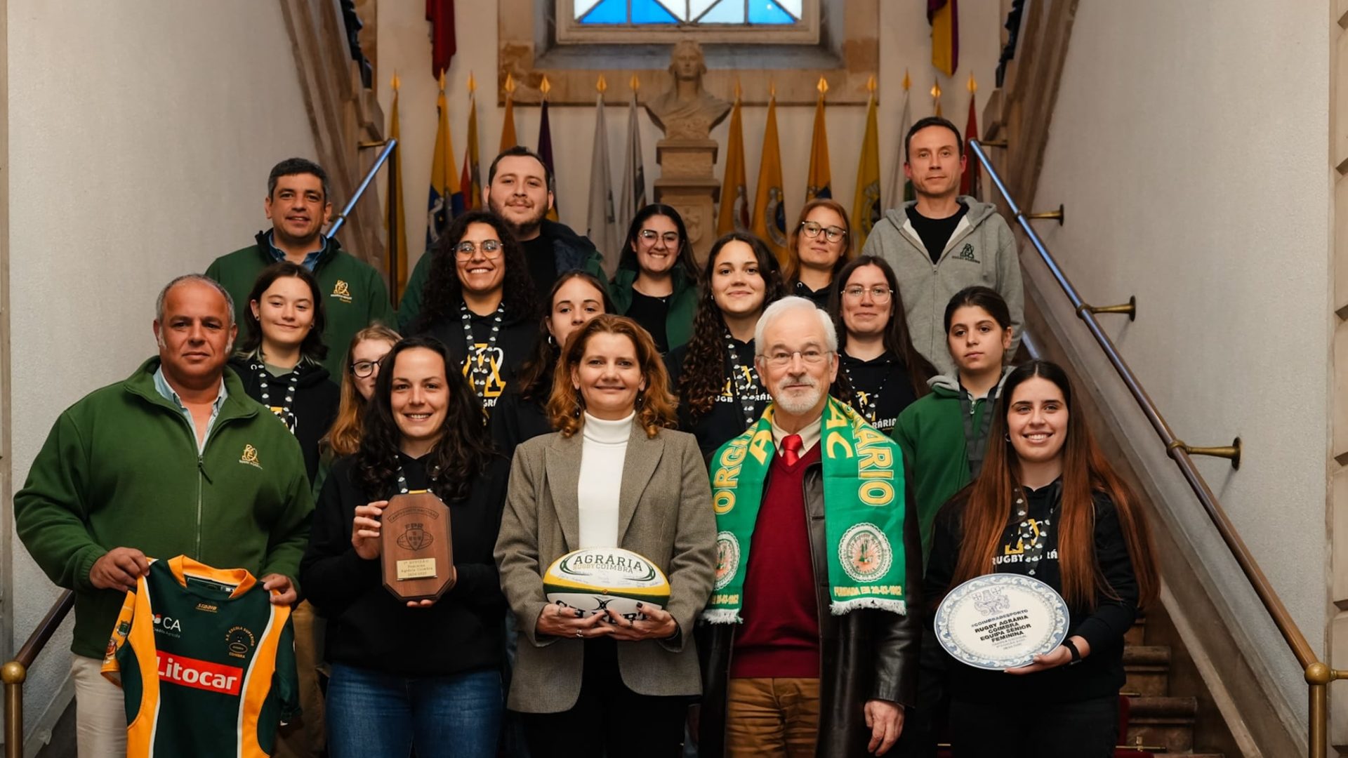 CM de Coimbra homenageia equipa campeã feminina de Rugby da Agrária