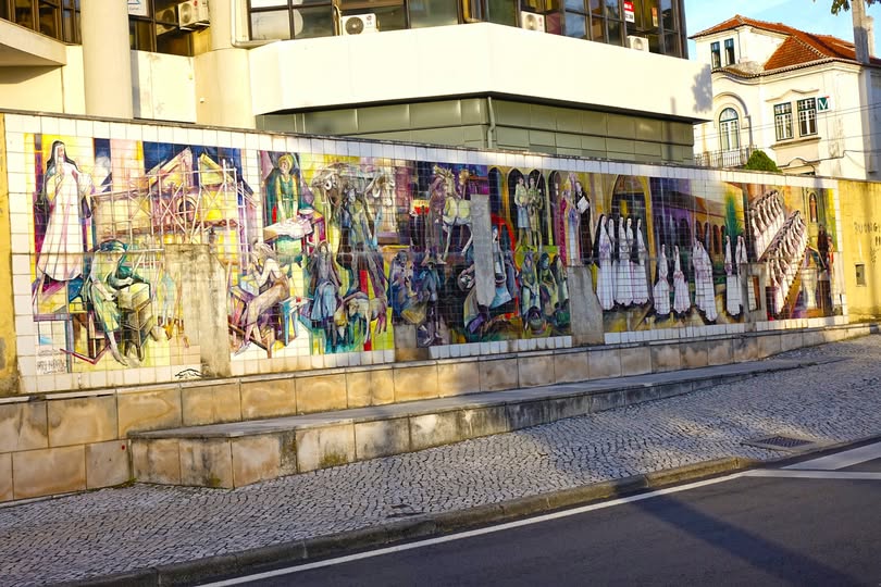 CM de Coimbra avança com classificação municipal de painel de azulejos de Vasco Berardo