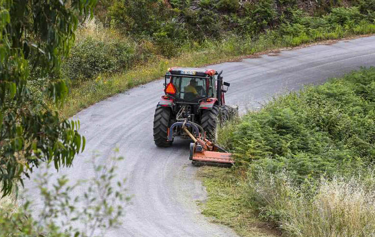 CM de Coimbra realiza gestão de combustível nas faixas laterais da rede viária municipal