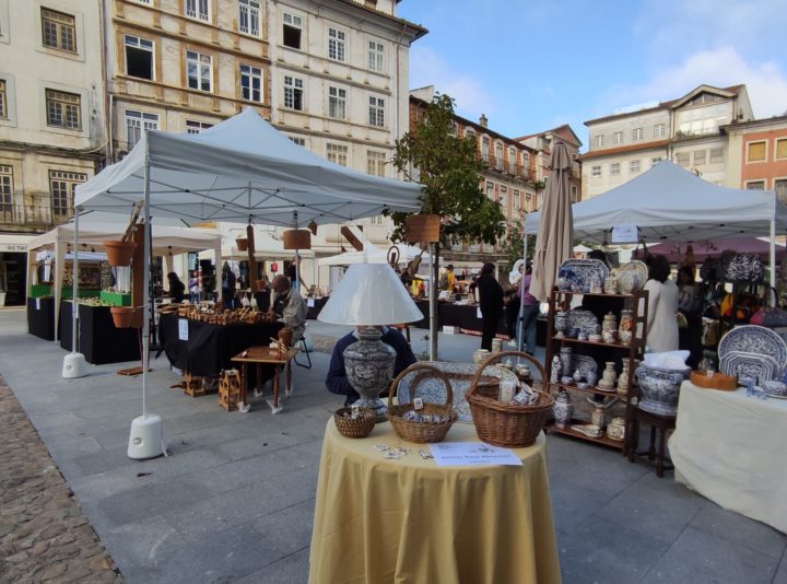Praça do Comércio acolhe Feira de Artesanato Urbano no próximo sábado (3)