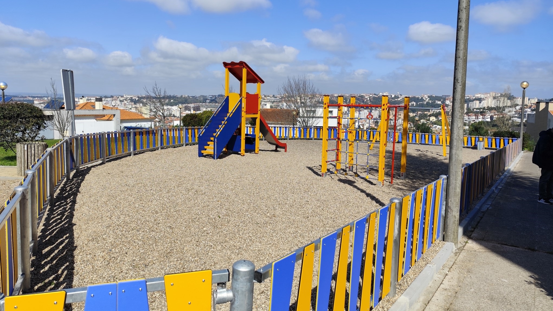 Quinta da Romeira ganha parque infantil renovado e mais seguro