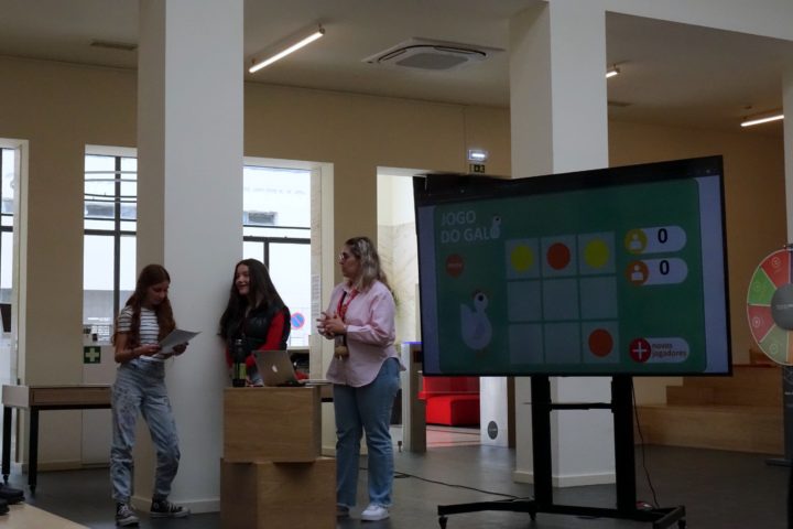 Ação de acesso raparigas ao universo digital (15)