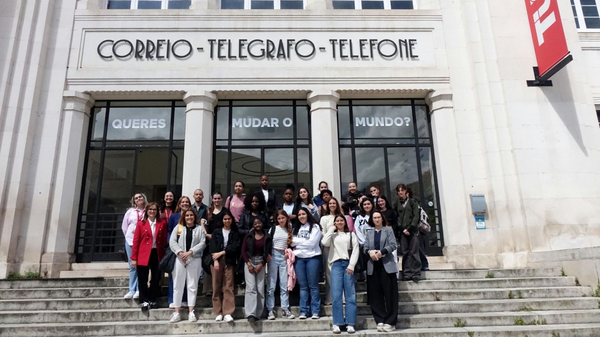 CM de Coimbra incentiva raparigas para as tecnologias digitais