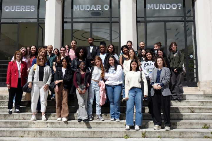 Ação de acesso raparigas ao universo digital (17)