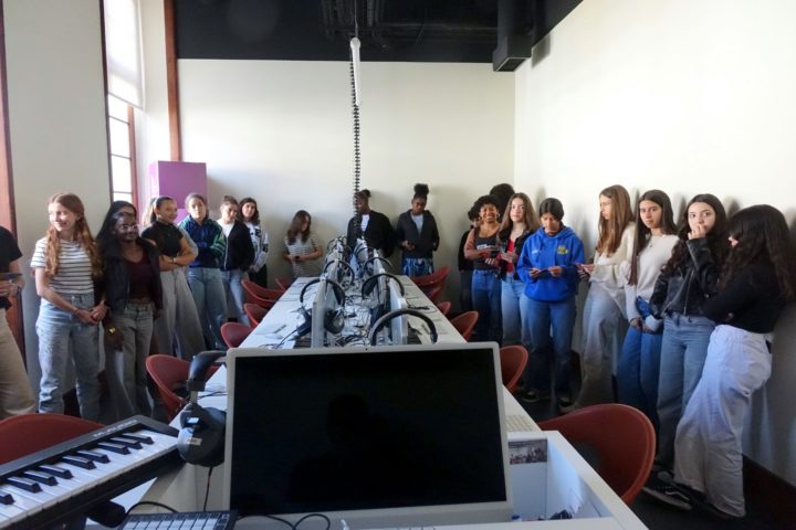 Ação de acesso raparigas ao universo digital (6)