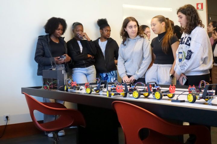 Ação de acesso raparigas ao universo digital (9)