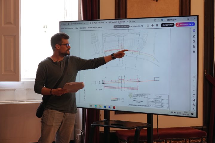 Consignação muros na rua 1 de maio 3 (Personalizar)