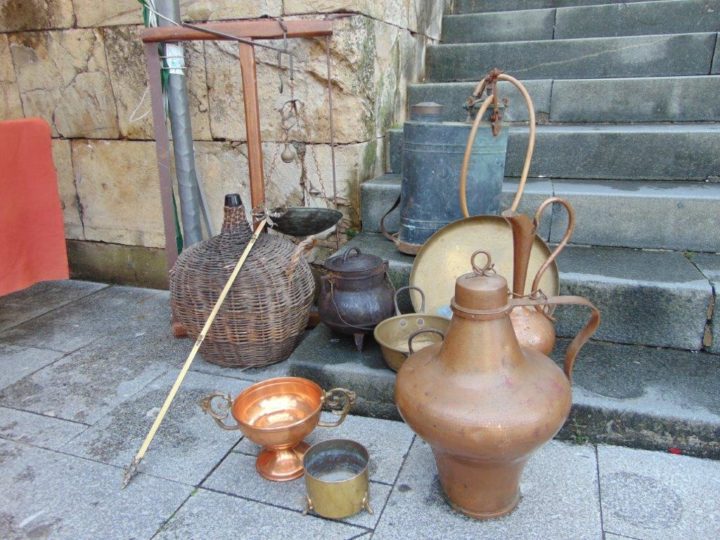 Feira de Velharias anima Praça do Comércio no próximo sábado (3)