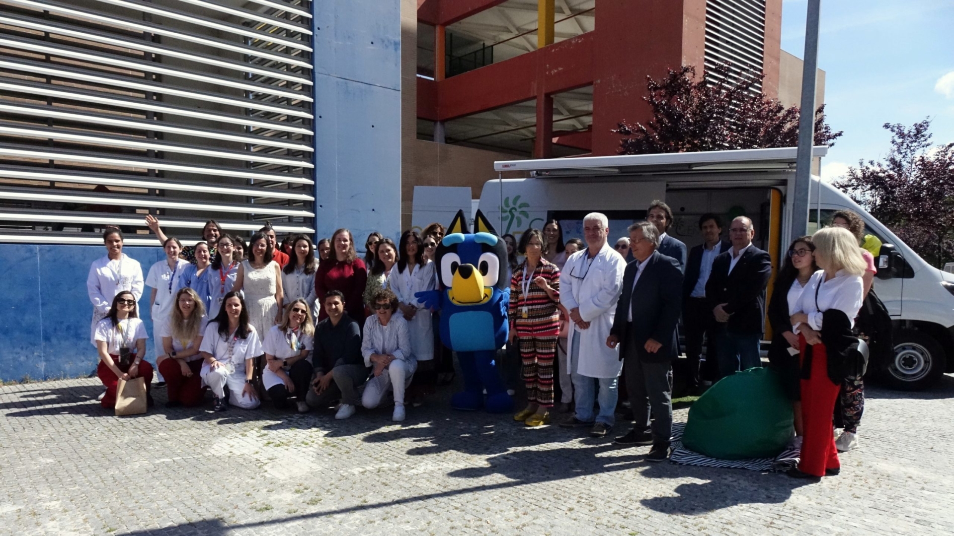 “Carrinha d’Encantar” da Calioásis chega a Coimbra com apoio da Câmara Municipal