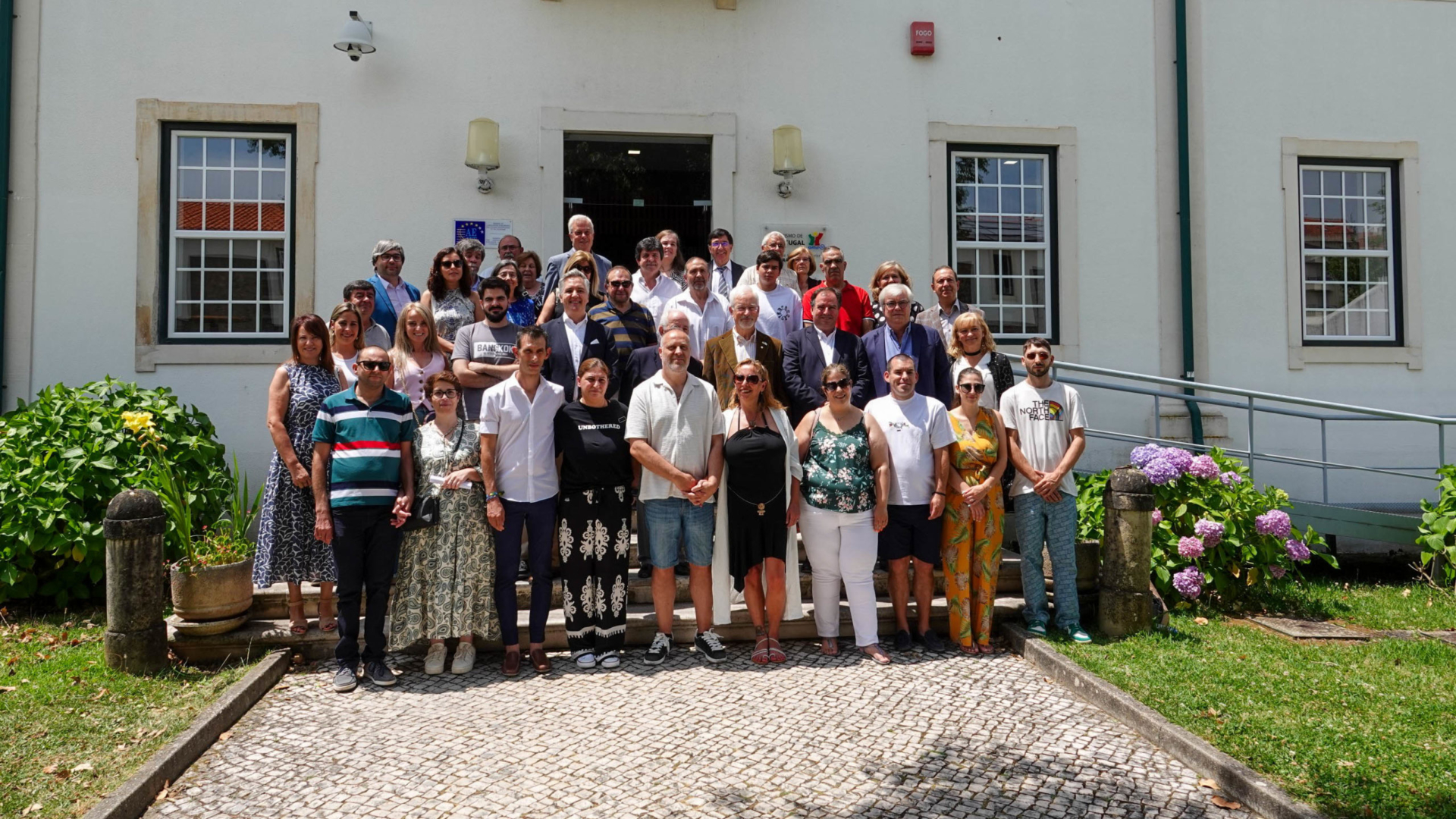 5 casais cumprem tradição dos Casamentos da Rainha Santa a 6 de julho