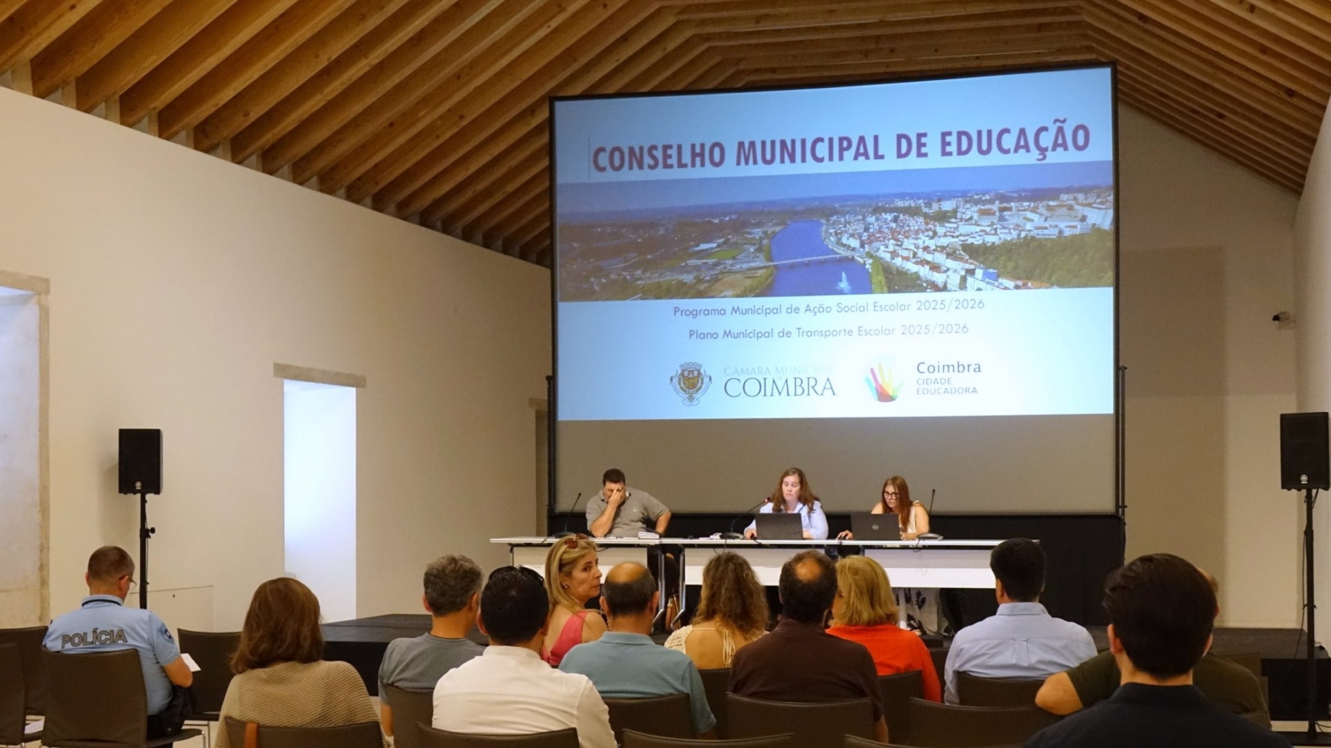 Conselho Municipal de Educação aprovou por unanimidade documentos estratégicos para 2025/2026
