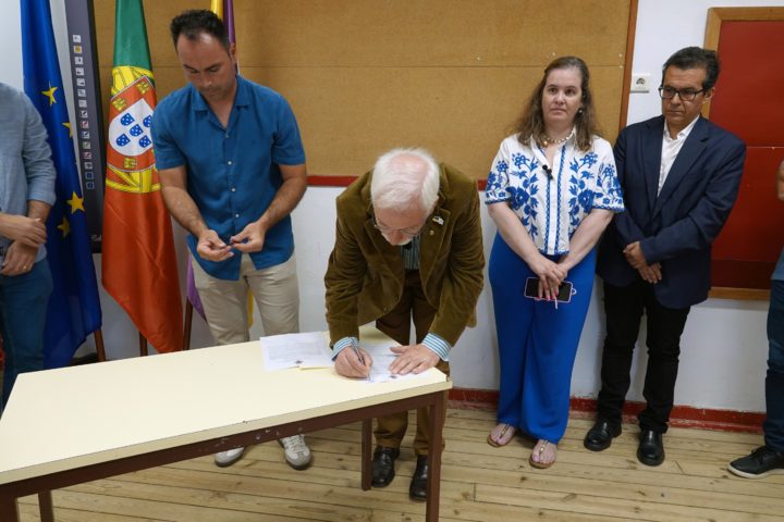 Consignação da obra da escola de Eiras 1 (Personalizar)