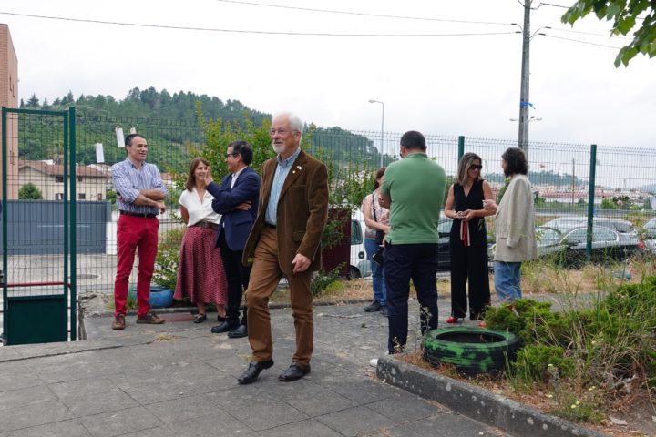 Consignação da obra da escola de Eiras 18 (Personalizar)