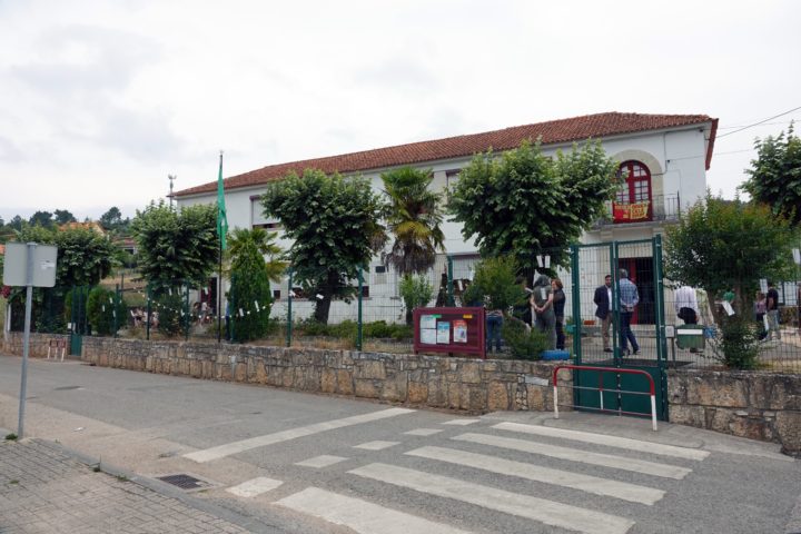 Consignação da obra da escola de Eiras 3 (Personalizar)