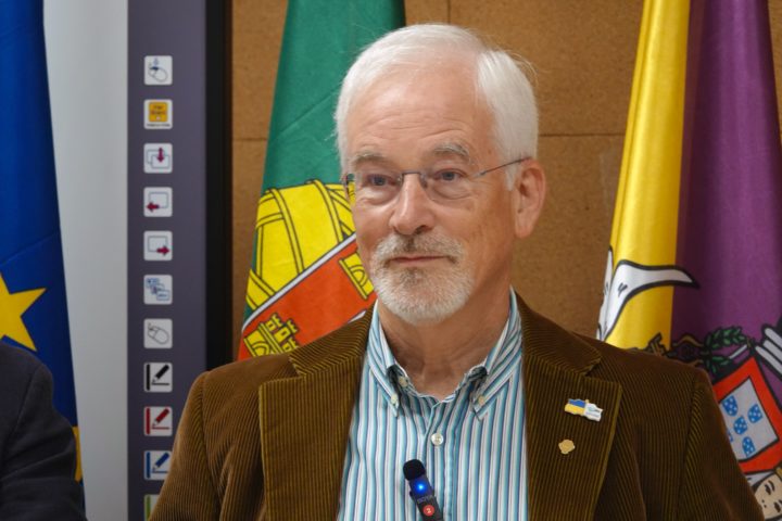 Consignação da obra da escola de Eiras 7 (Personalizar)