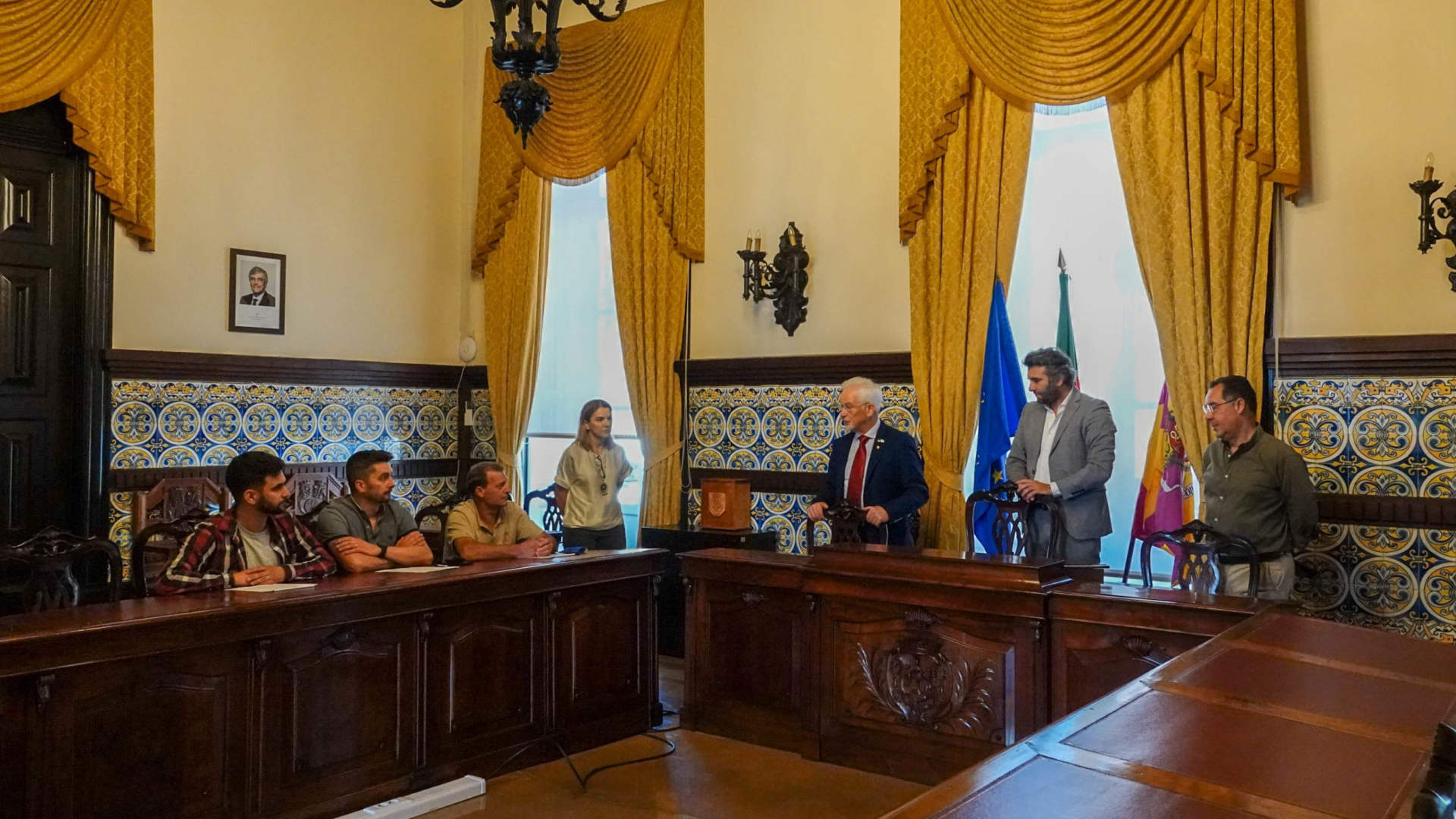 CM de Coimbra celebra contratos com 3 assistentes operacionais