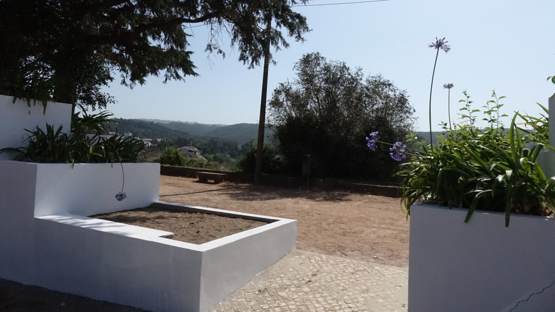 Intervenções de manutenção e de requalificação do espaço público em junho