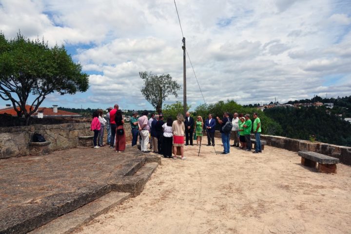 Visita ao Espaço Laudato SI e Oliveira de Honra do Papa Francisco 6 (Personalizar)