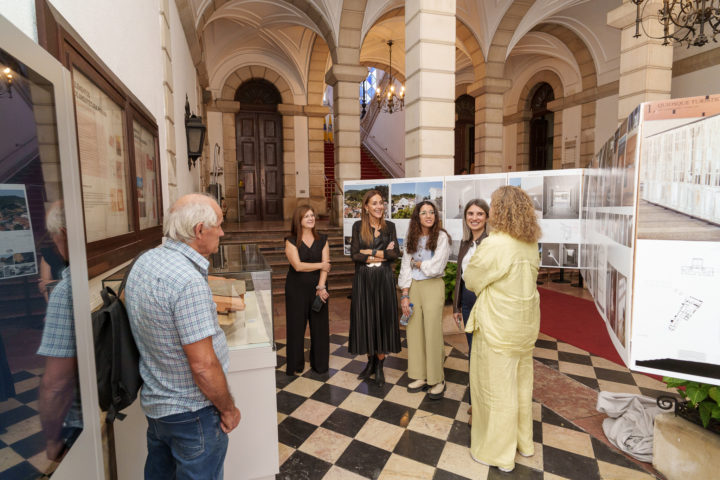 Exposição “Elementos de Arquitetura Romana” no átrio dos Paços do Concelho (2)