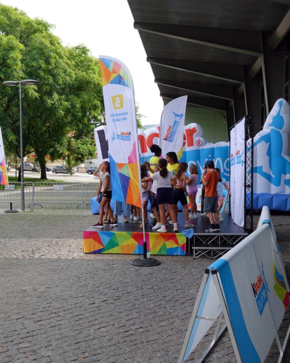 KINDER JOY OF MOVING EXPERIENCE JPS Vertical 4x5 10 (Personalizar)