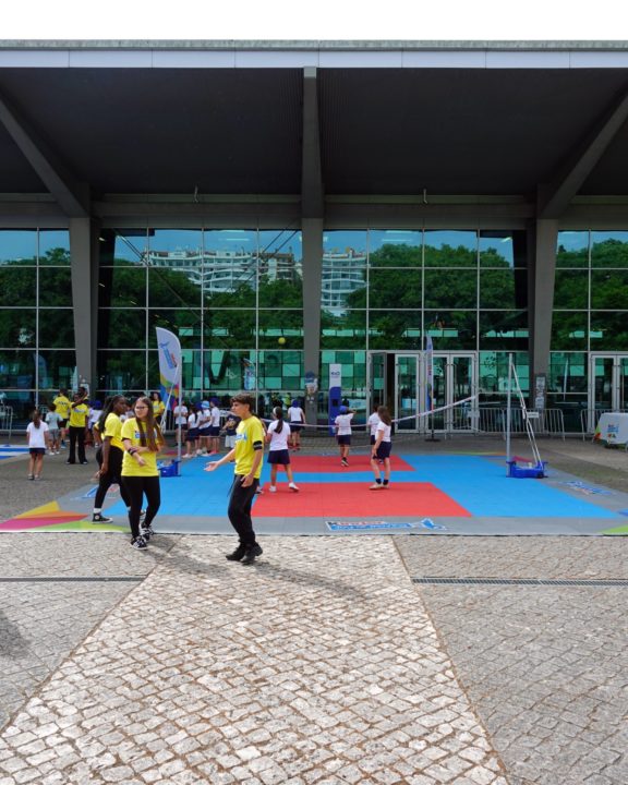 KINDER JOY OF MOVING EXPERIENCE JPS Vertical 4x5 5 (Personalizar)