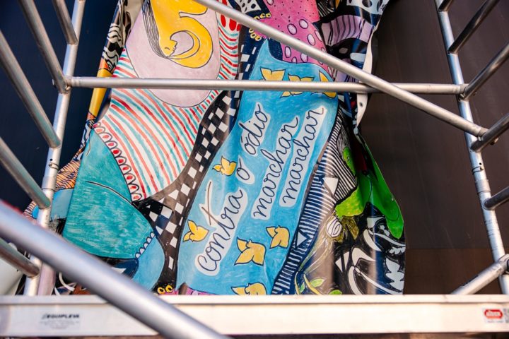 Obra de Cláudia R. Sampaio exposta no “Outdoor ’25” na fachada do Convento São Francisco (1)