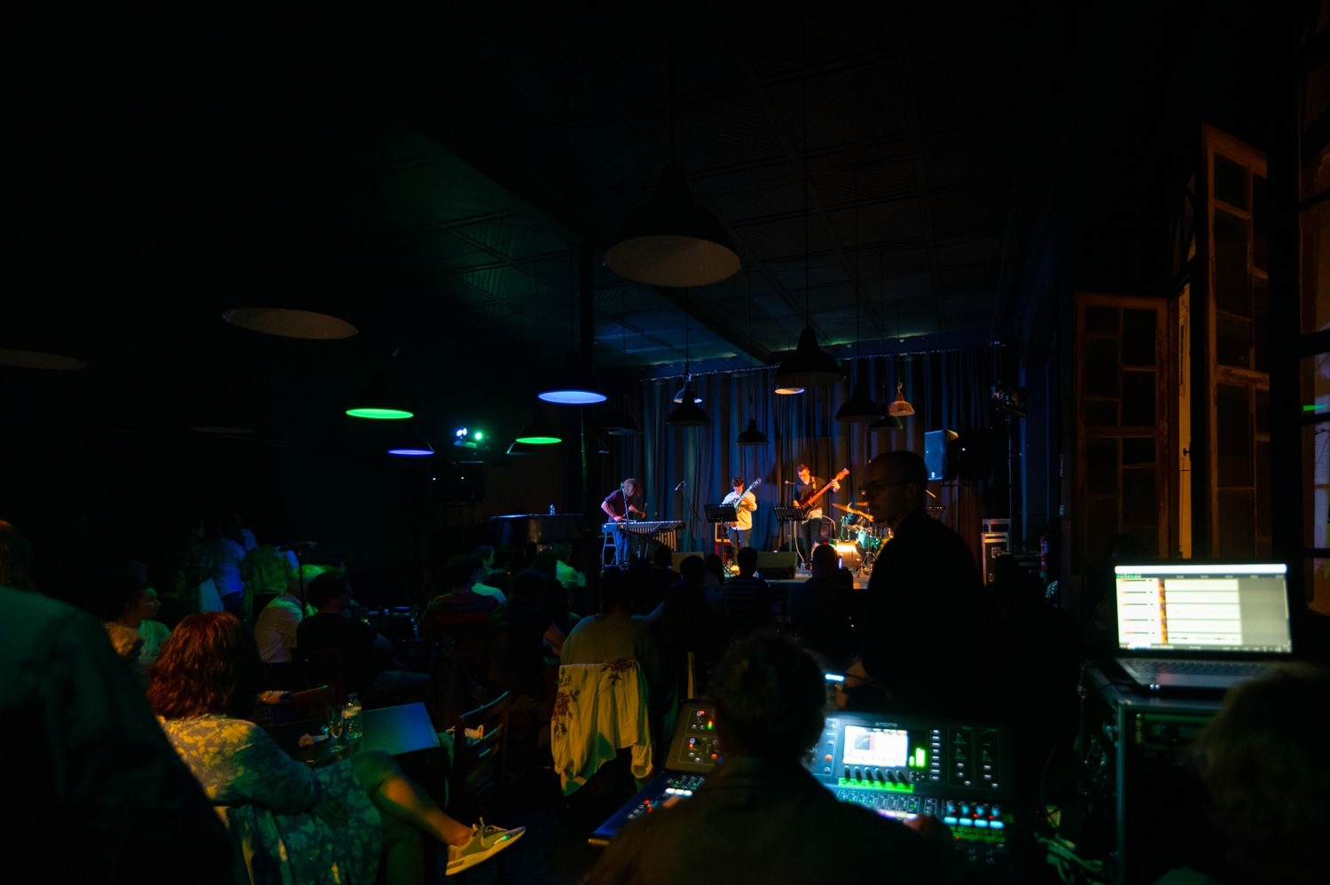 Salão Brazil em Coimbra com concertos de Scúru Fitchádu e André Fernandes