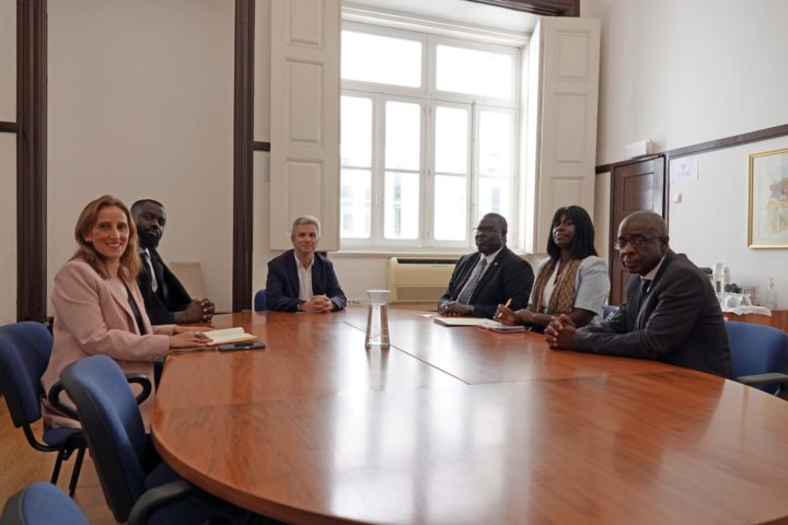 Reunião - Sala Sílvio Pélico 1 (Personalizar)