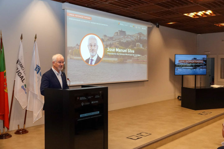 Sessão de Apresentação e Assinatura de Contratos (18)