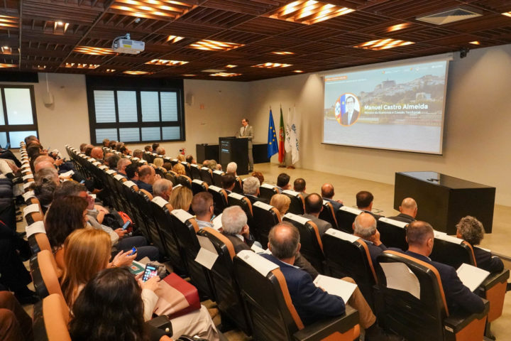 Sessão de Apresentação e Assinatura de Contratos (54)