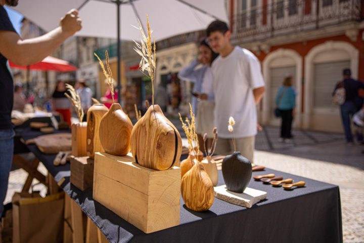 “Montra das Artes & Ofícios” anima as ruas Ferreira Borges e Visconde da Luz no próximo domingo (2)