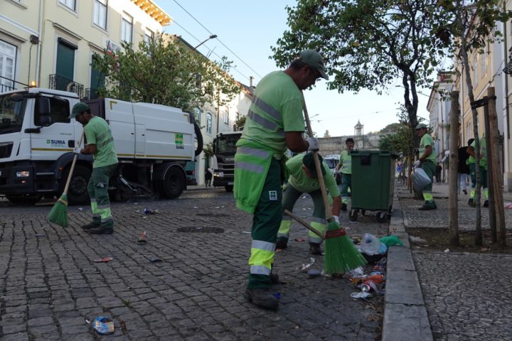 CM de Coimbra recolheu 4,9 toneladas de resíduos do cortejo da Festa das Latas (1)