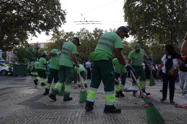 CM de Coimbra recolheu 4,9 toneladas de resíduos do cortejo da Festa das Latas (3)