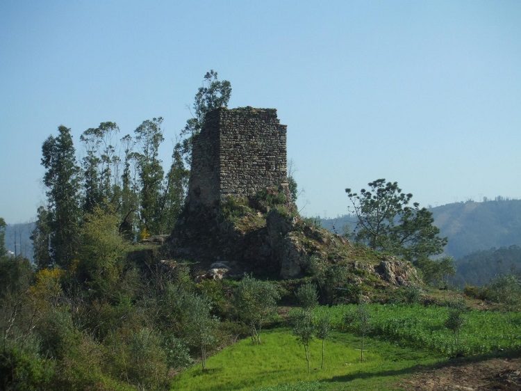 Duas associações de Almalaguês podem vir a ocupar antiga escola de Torre de Bera