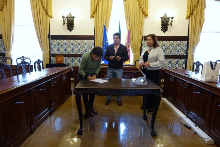 CM de Coimbra vai restaurar estátua de D. Dinis na Alta Universitária (2)