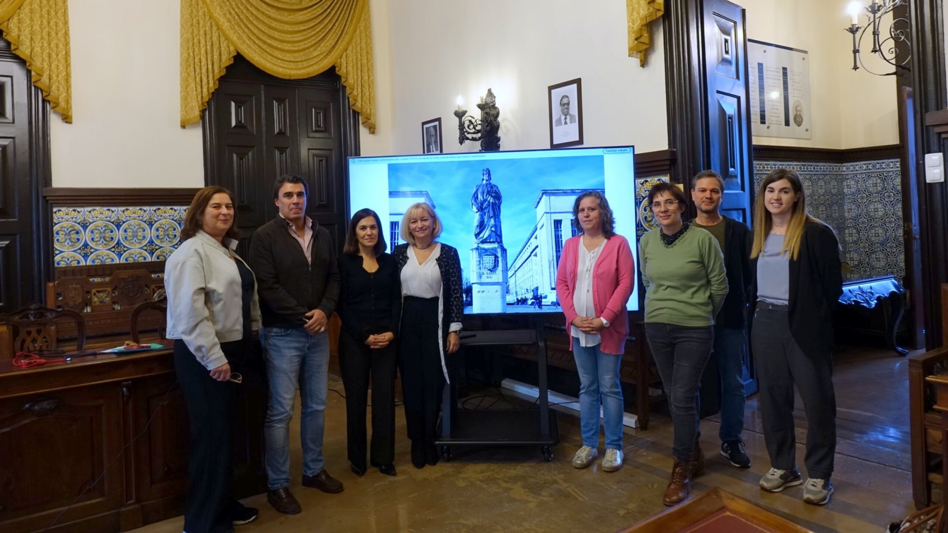 CM de Coimbra vai restaurar estátua de D. Dinis na Alta Universitária