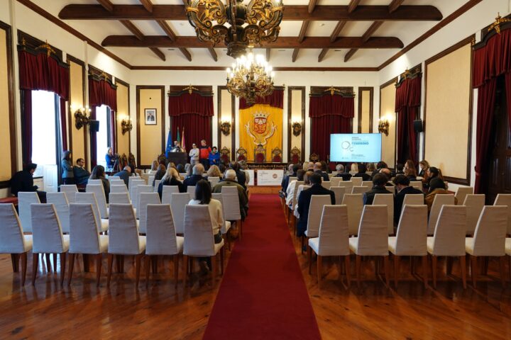 Prémio Empreendedorismo Feminino 13 (Personalizar)