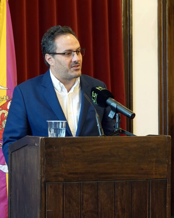 Prémio Empreendedorismo Feminino VERTICAL 4X5 5 (Personalizar)