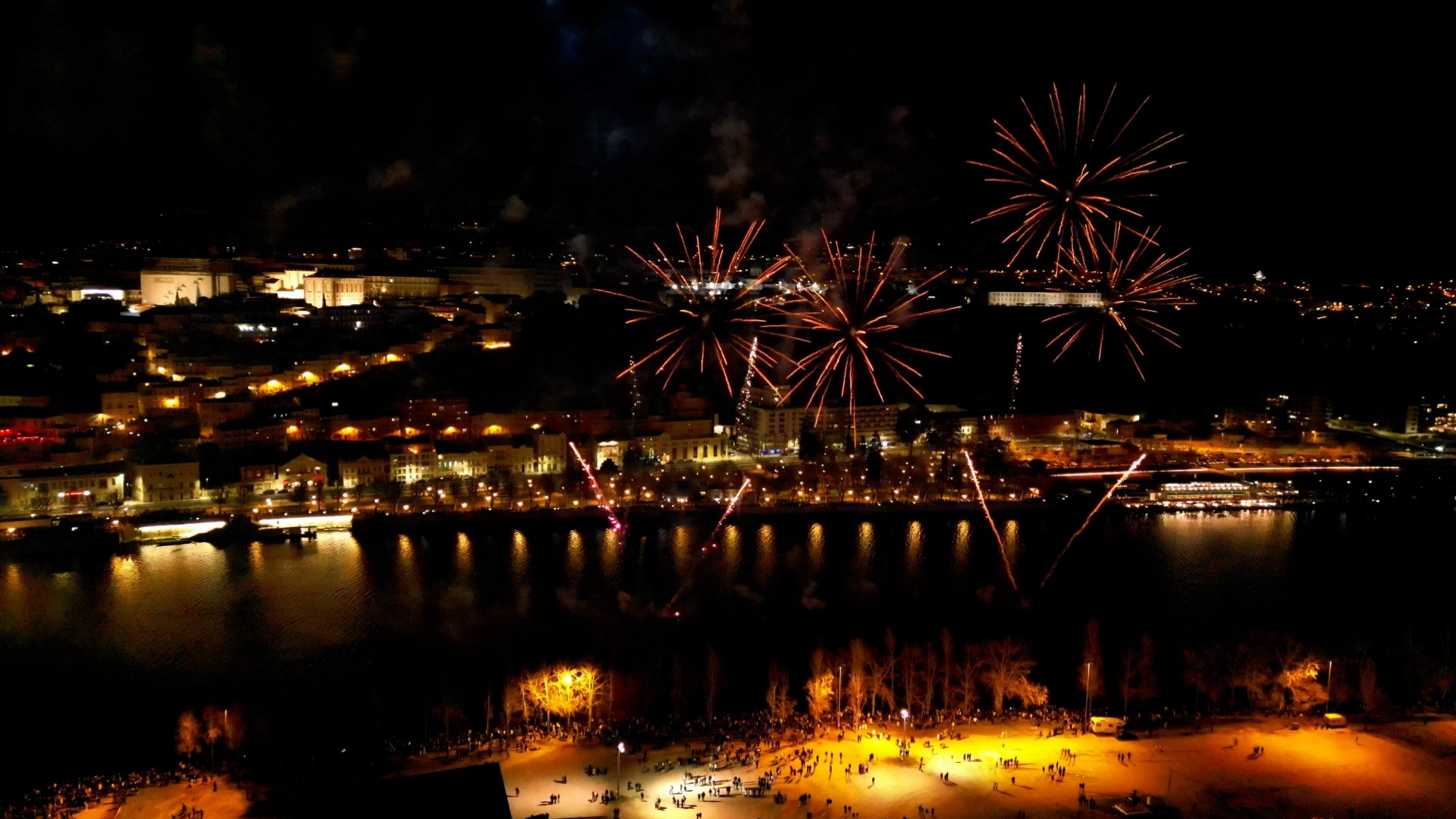 Metro Mondego e SMTUC asseguram transportes gratuitos na noite de Fim de Ano