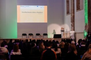 Ana Abrunhosa alerta para desafios do envelhecimento e defende literacia em saúde