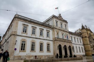 Câmara reorganiza espaços para devolver atendimento municipal ao público aos Paços do Concelho