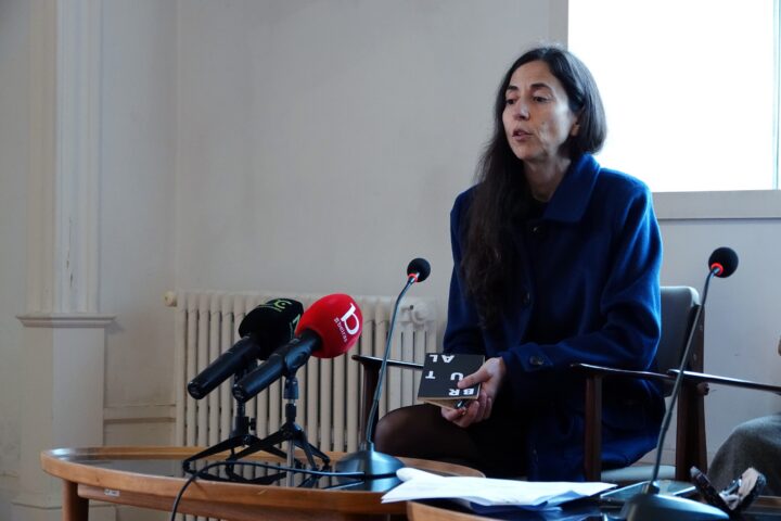 CI de apresentação do programa Casa da Escrita 8 (Personalizar)