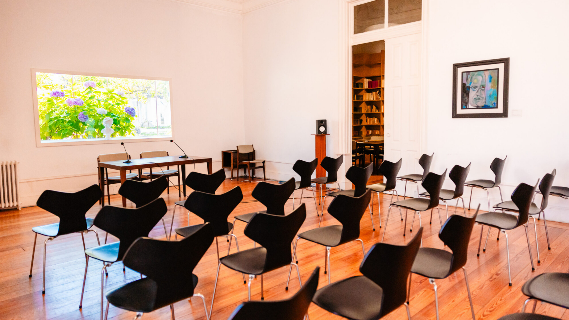 Livro de Olga Cavaleiro apresentado 5ª feira na Casa da Escrita, no âmbito da exposição “Raízes de Mulher”