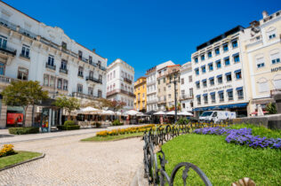 Câmara de Coimbra inicia revisão do regulamento de horários dos estabelecimentos comerciais