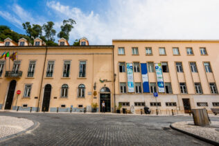 Água da rede pública mantém-se segura para consumo em Coimbra