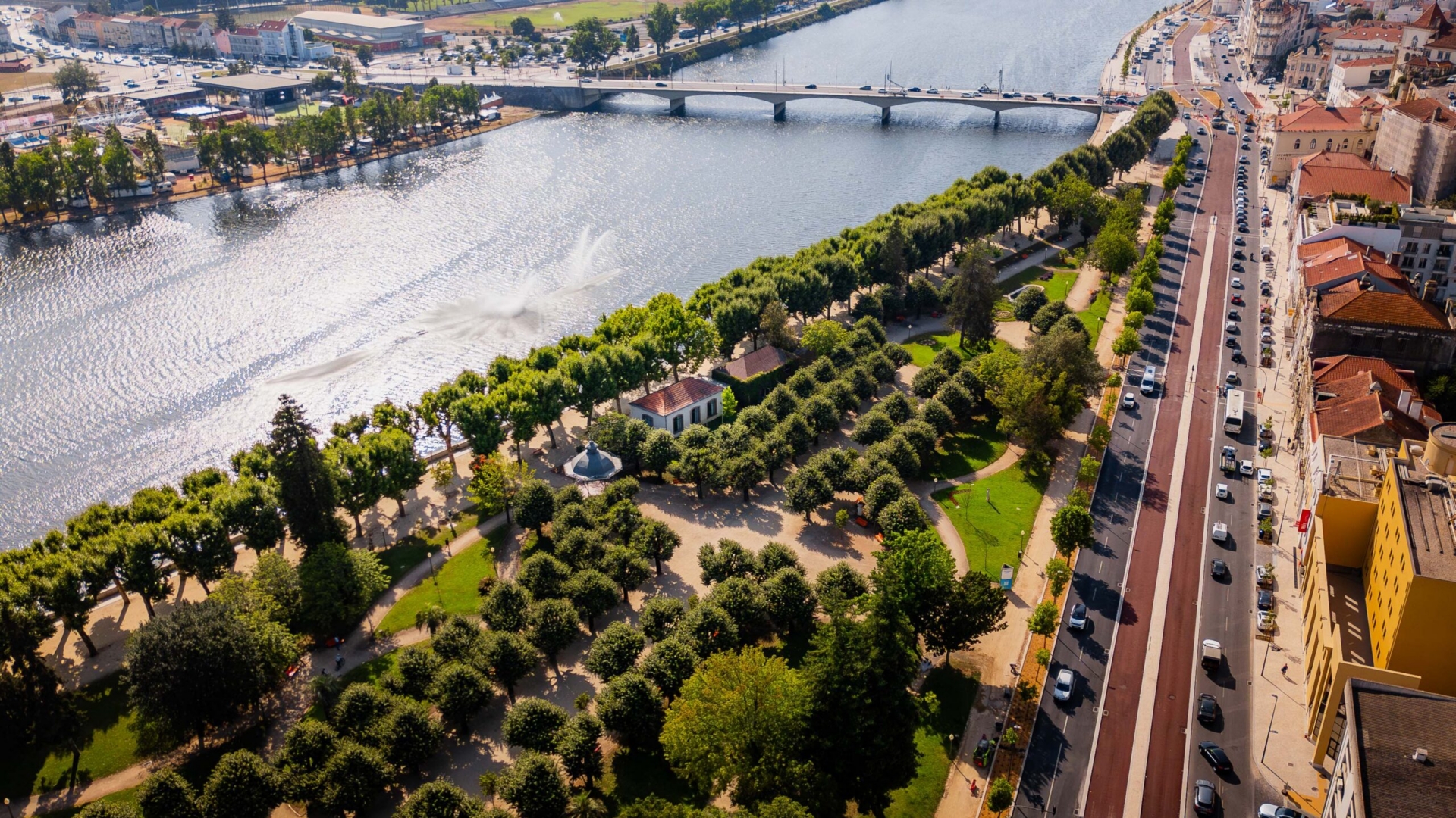 Suspensão parcial do PDM visa dinamizar as frentes ribeirinhas, promover habitação acessível e simplificar regras de estacionamento no Município