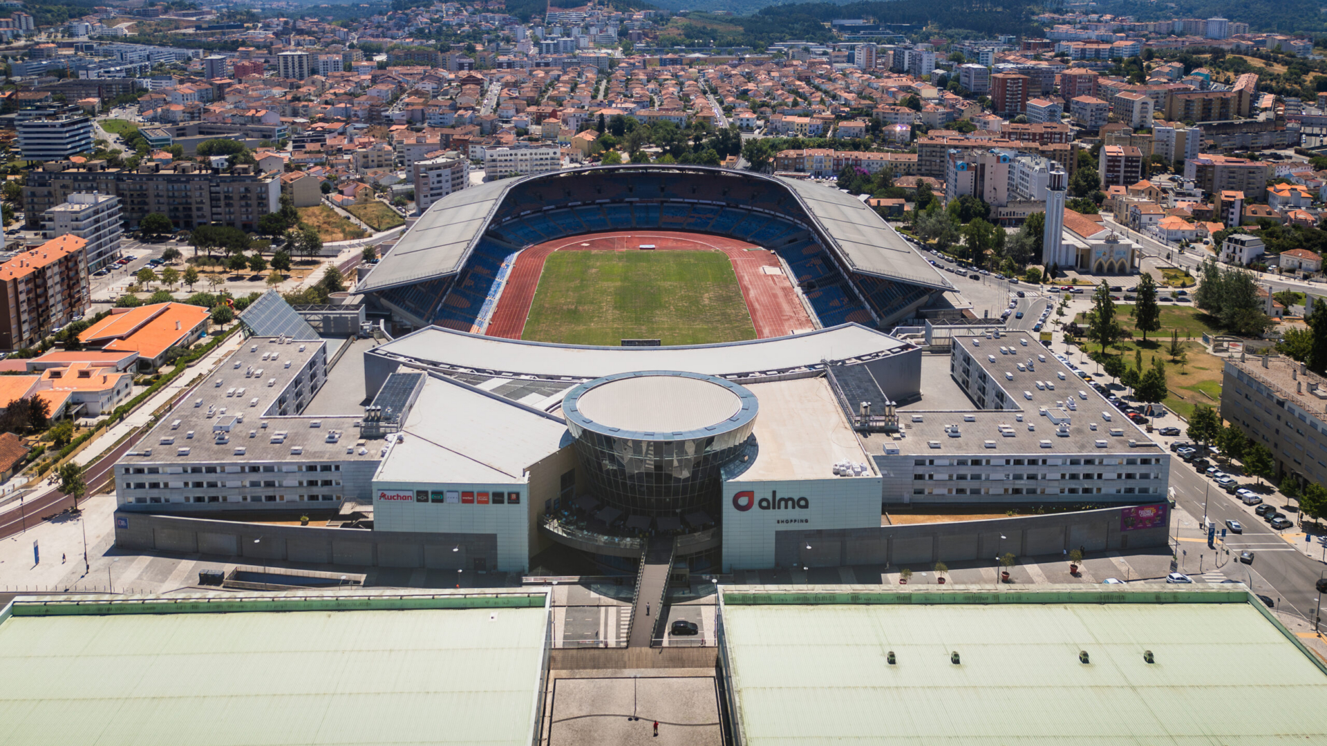 Câmara e Académica chegam a acordo para estabilizar gestão do Estádio Cidade de Coimbra