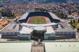 Câmara e Académica chegam a acordo para estabilizar gestão do Estádio Cidade de Coimbra