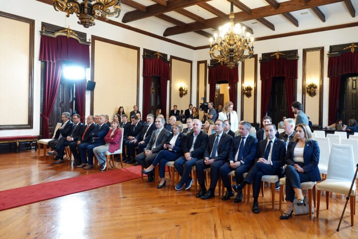 Receção e assinatura de protocolo com a FPF 15 (Personalizar)