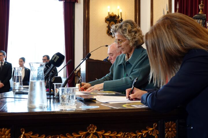 Receção e assinatura de protocolo com a FPF 17 (Personalizar)